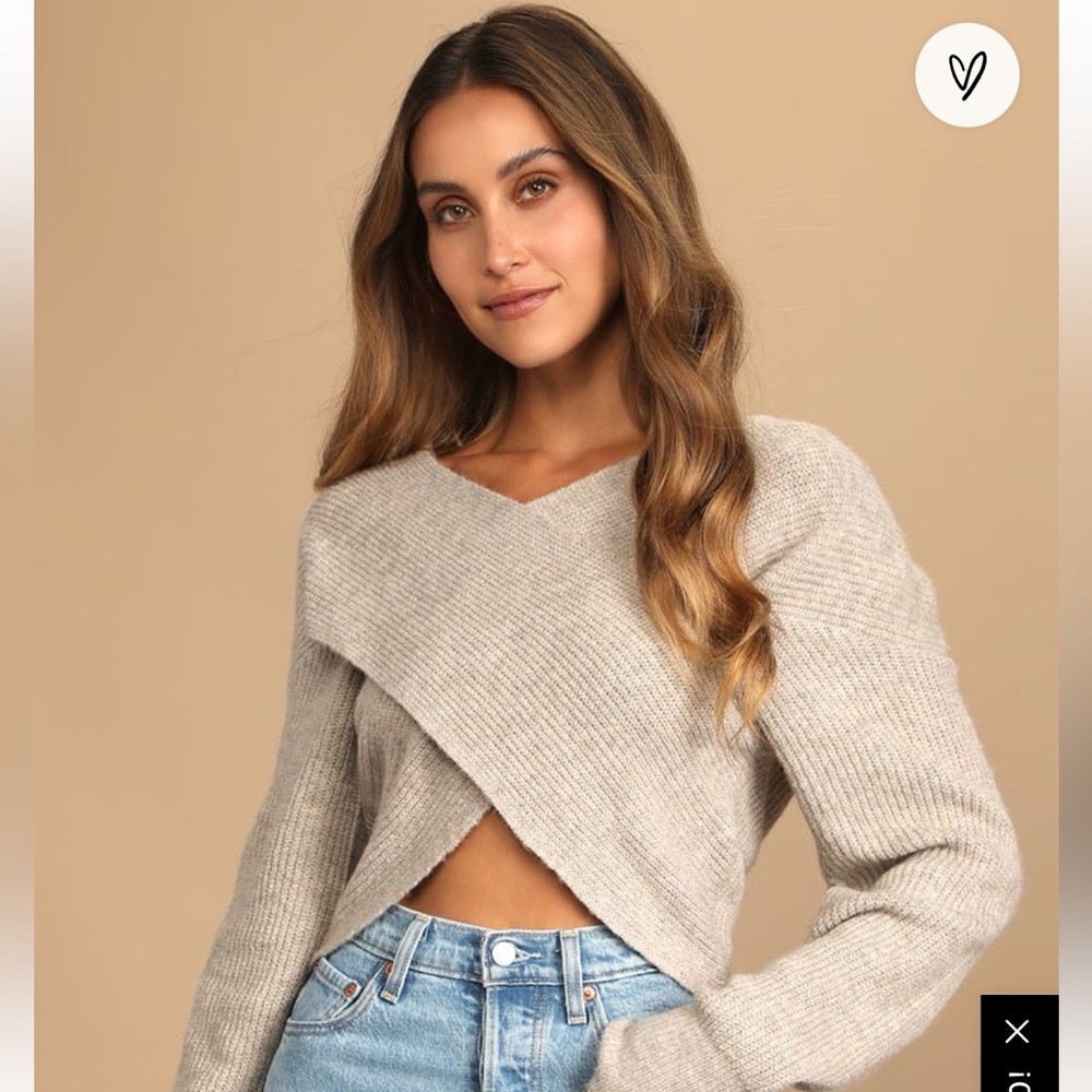 NWT Lulus cropped sweater